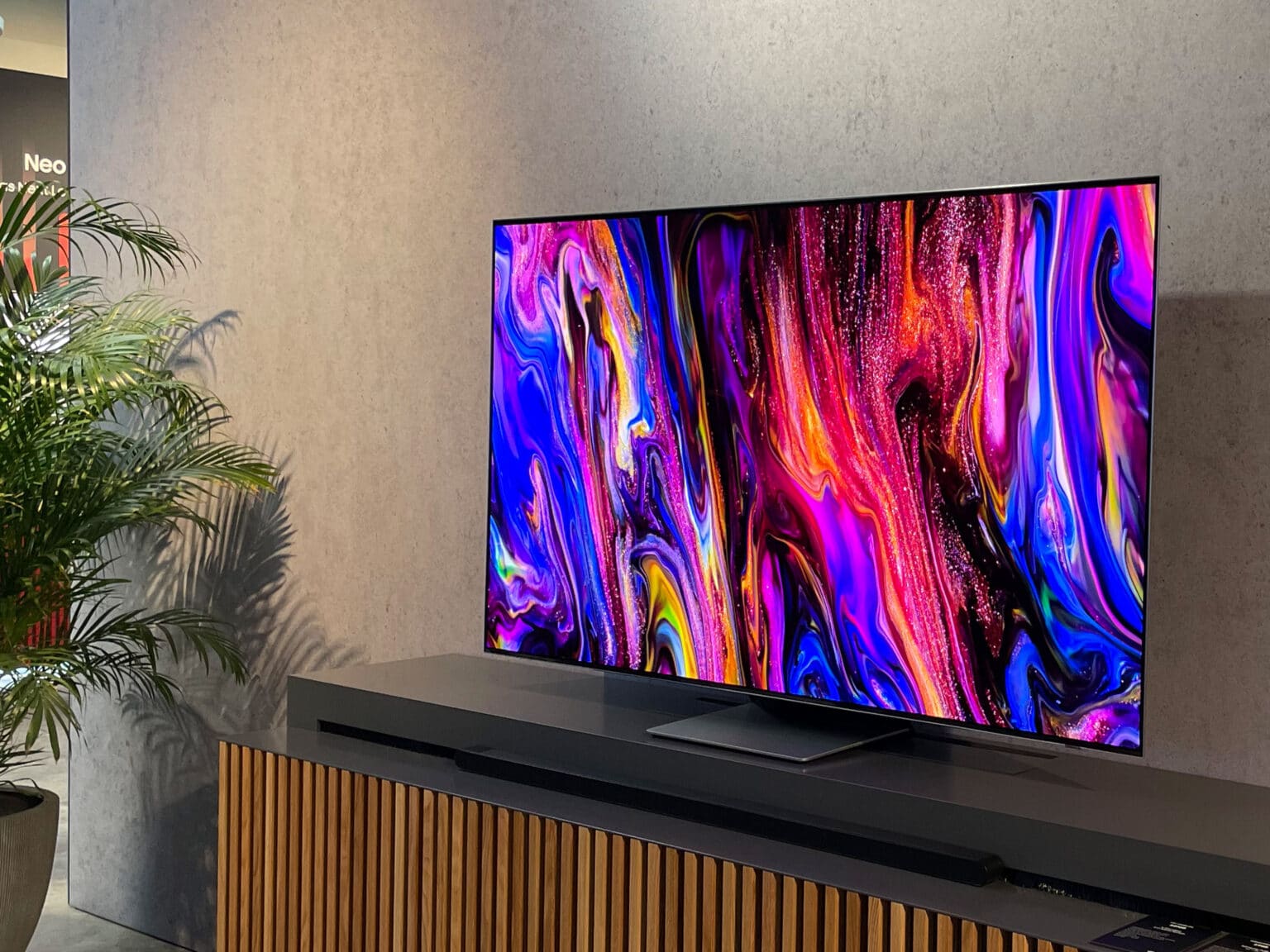 Samsung QDOLED Ab 2023 auch mit Diagonalen von 49 und 77 Zoll 4K Filme