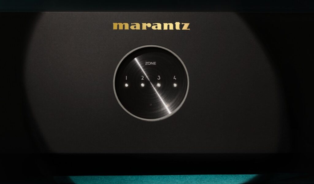 Der Marantz Model M4 kann zwischen vier Zonen wechseln.