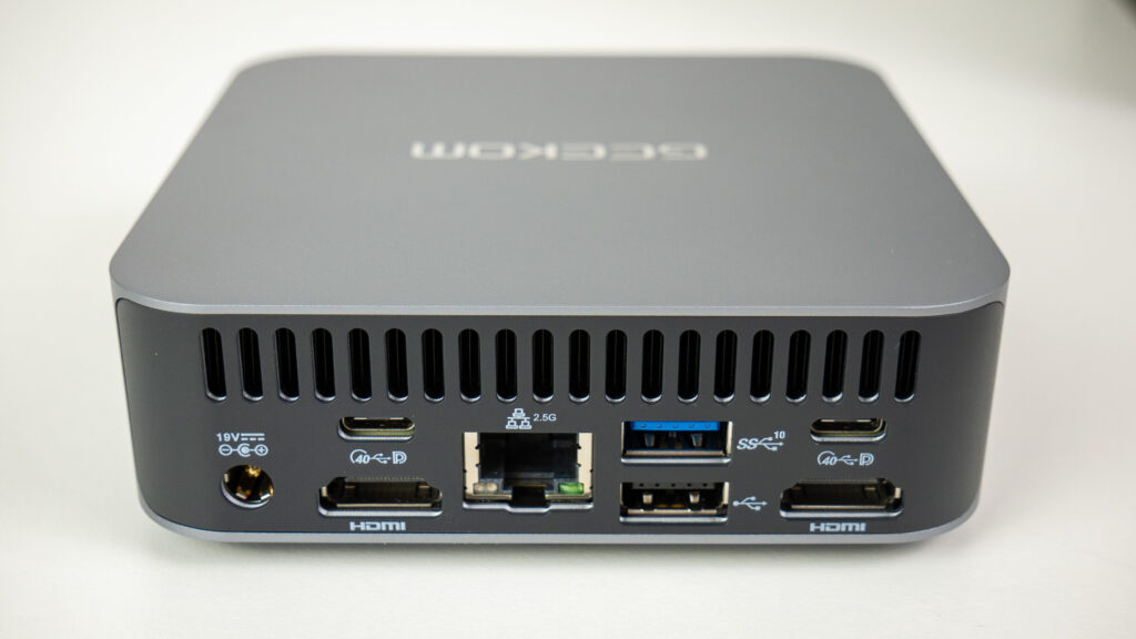 Auf der Rückseite des GT13 Pro finden wir den Großteil der Anschlüsse inkl. 2x USB-C (40 Gbit/s) sowie 2x HDMI 2.0