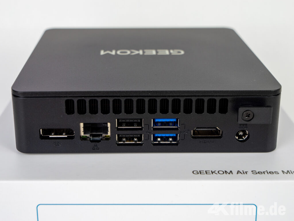 Auf der Rückseite begrüßt uns ein DisplayPort 1.4, HDMI 2.0, 1Gbit-Lan uvm.