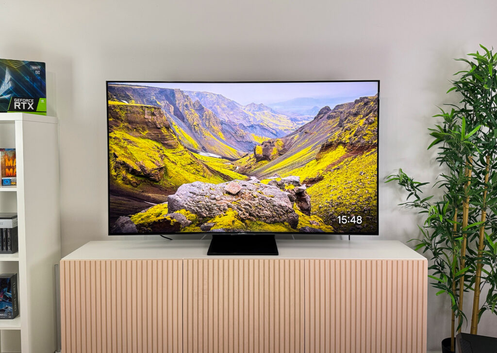 Von Signalquellen über das Menü bis hin zum Bildschirmschoner: Auf anhieb erkennt man die visuellen Fähigkeiten des TCL 4K Mini-LED-TVs