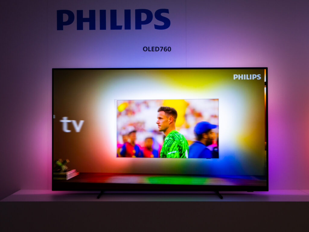 Der Philips OLED760 4K OLED Ambilight TV eröffnet das OLED-Line-up 2025