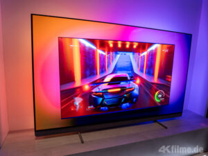 Der OLED910 4K OLED TV überzeugt als Gesamtpaket dank 4-seitigem Ambilight und Bowers & Wilkins Soundsystem