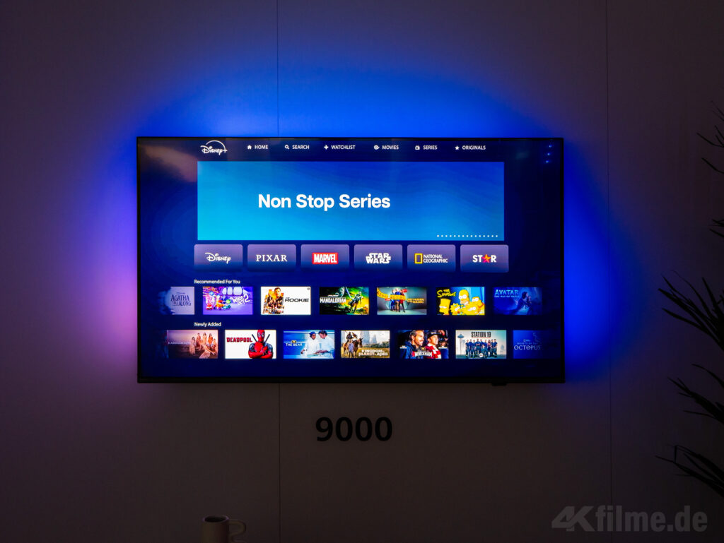 Der Philips PUS9000 The One 4K-Ambilight-TV 2025