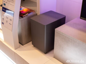 Der drahtlose Subwoofer der Philips B6100 ist sehr einfach gehalten