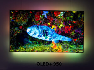 Das 4-seitige Ambilight kommt bei einer Wandinstallation erst so richtig zur Geltung: OLED950+ 4K OLED TV 2025 von Philips